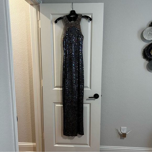 CACHÉ BEADED LONG DRESS SIZE 4 - Picture 1 of 3